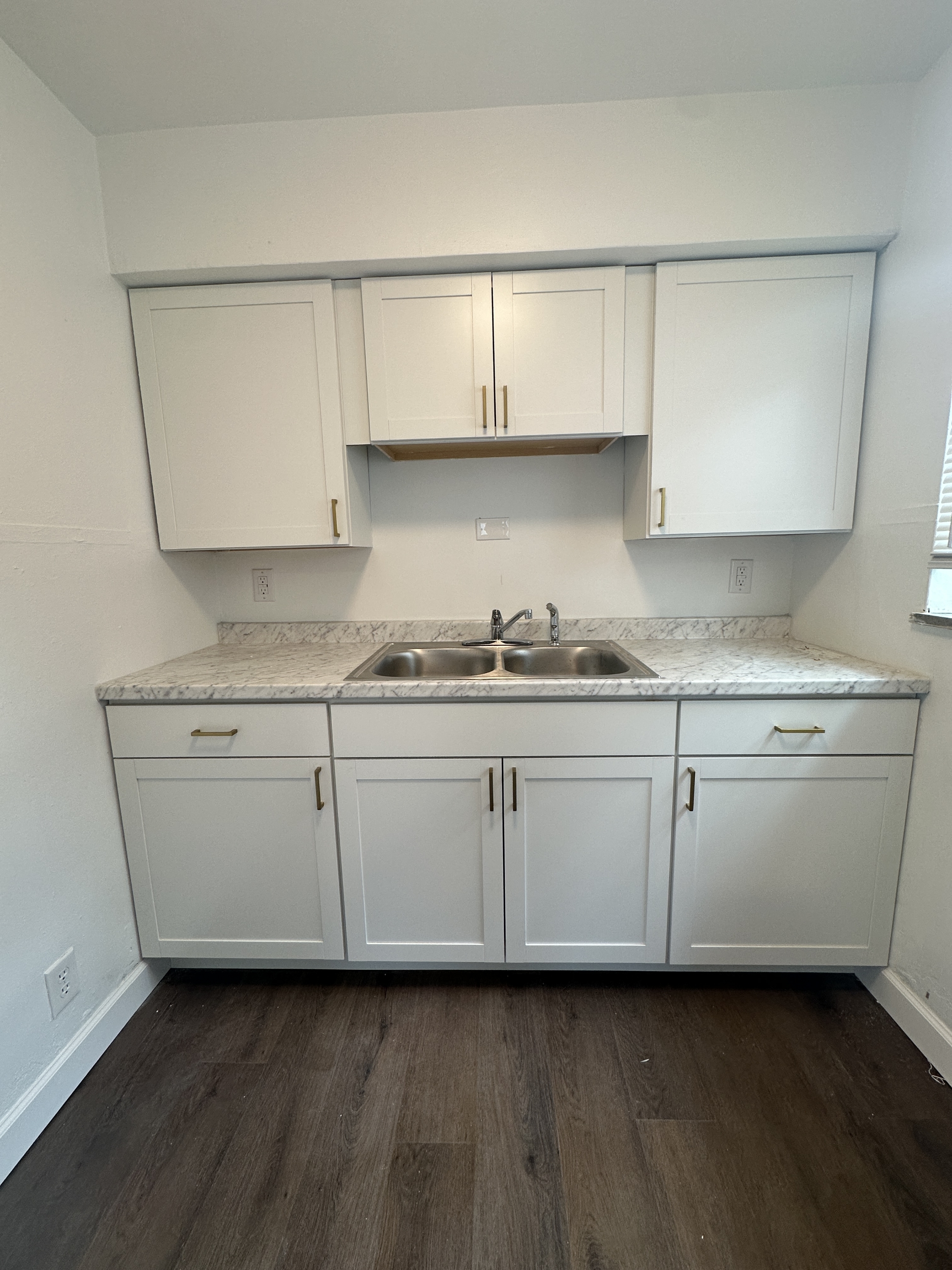 1649 Anita Place - 3
